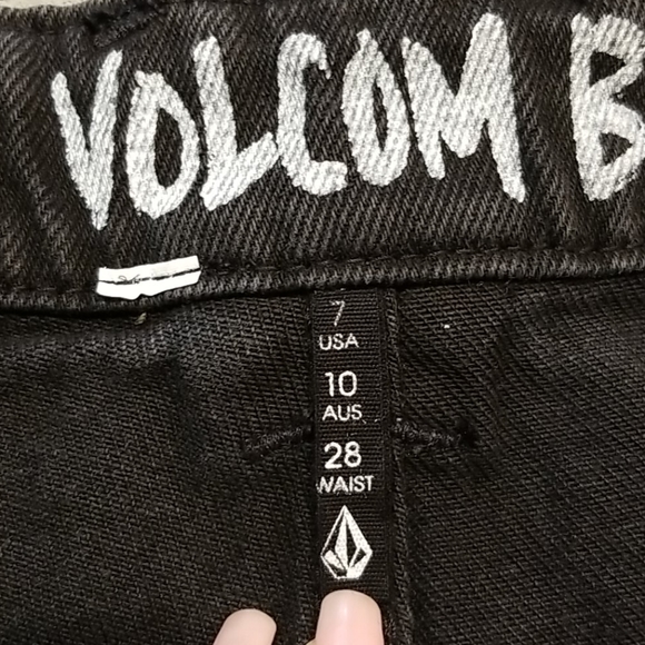 Volcom stone rolled shorts - Picture 4 of 4